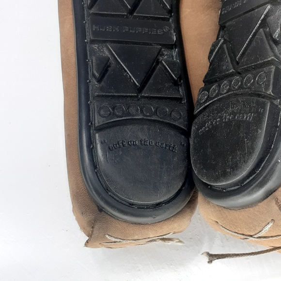 Women's Soft Tan  Suede  Native American Style By HUSH PUPPIE Size 8. - Picture 9 of 11